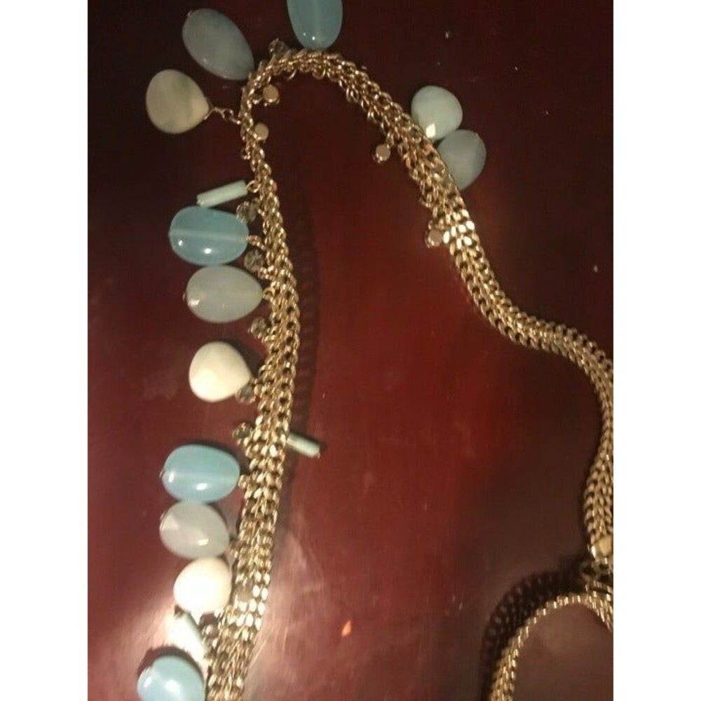 Gorgeous Stone Necklace With Crystals